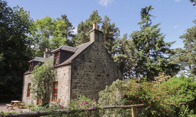 Elgin Cottage | The Mains