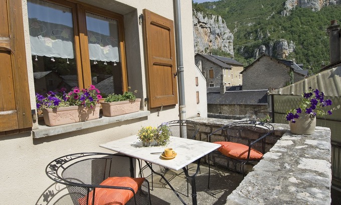 La Malene Cottage | Discover The Malene: Pet-Friendly Retreat in Tarn Gorges
