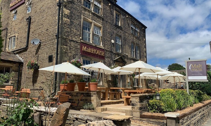 Rishworth Bed & Breakfast | Experience Comfort at The Malthouse - Rated 9.2/10