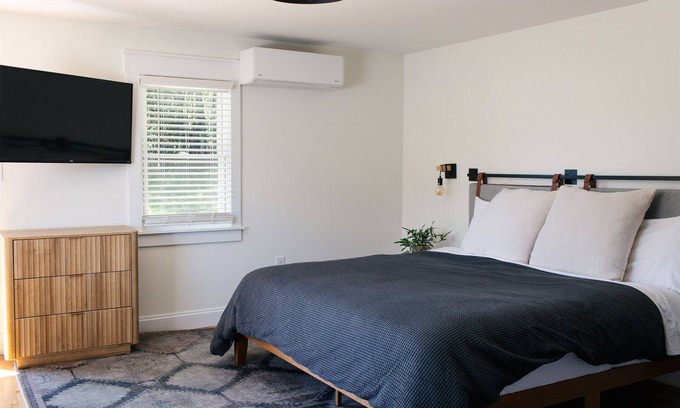 Chambersburg Cottage | The Mane & Co - No. 8