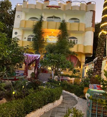 Aswan House | Pet-Friendly Oasis at The Mango Guest House with Ocean Views