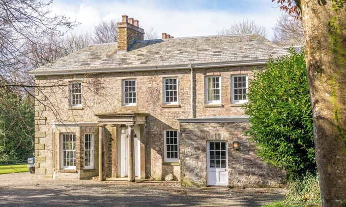 Bodmin House | Discover Georgian House: Oceanfront Retreat in North Cornwall
