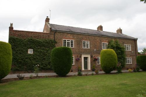 Linton-on-Ouse Bed & Breakfast | Highly Rated The Manor Guest House with Family-Friendly Amenities
