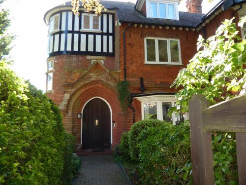 Eastbourne Bed & Breakfast | Top-Rated Stay at The Manse B&B – 4-Star Comfort Awaits