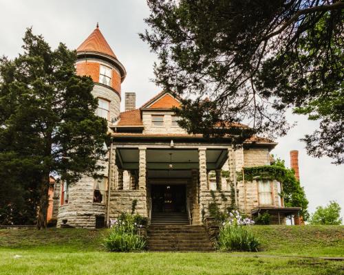 Springfield Bed & Breakfast | Discover The Mansion at Elfindale - Rated 9.1/10 Stay