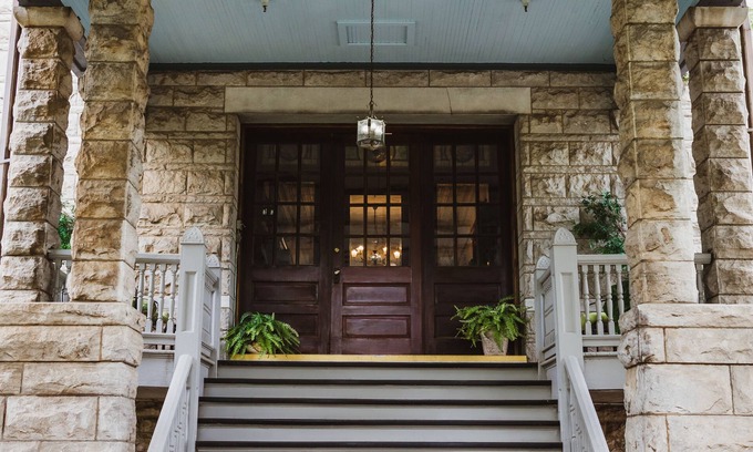 Springfield Bed & Breakfast | Elegant Stay at The Mansion at Elfindale - Rated 9.4/10