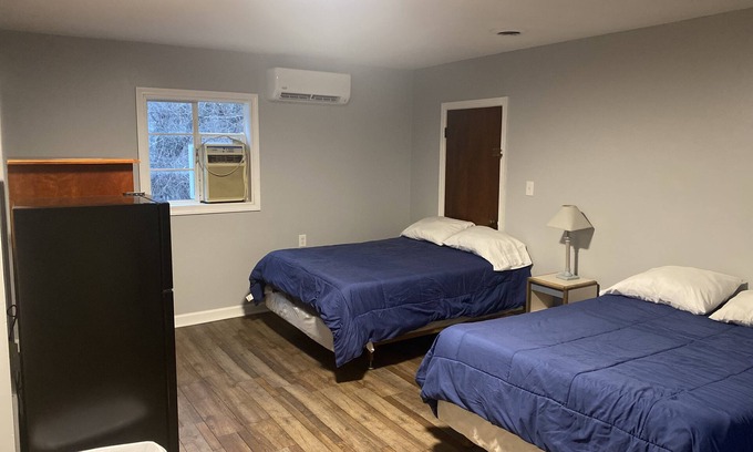 Erie Hotel | Comfortable Stay at The Maple Motel Erie with Breakfast