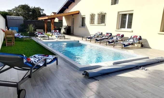 Ondres House | Discover The Marine Pine Refuge with Family-Friendly Amenities