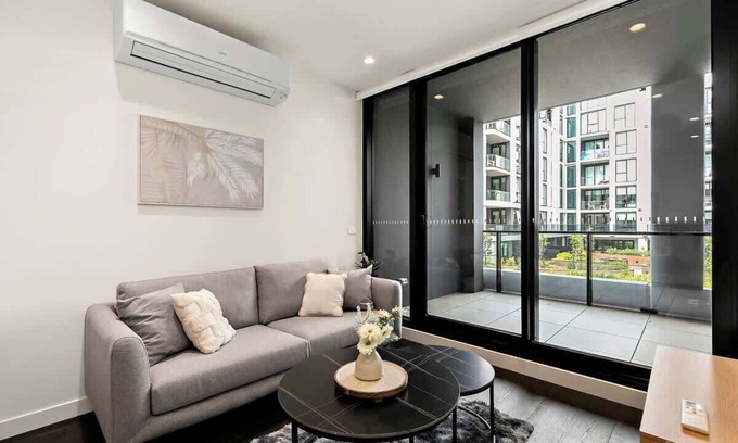 West Melbourne Apartment | The Marker - Modern CBD Lifestyle Apt with parking