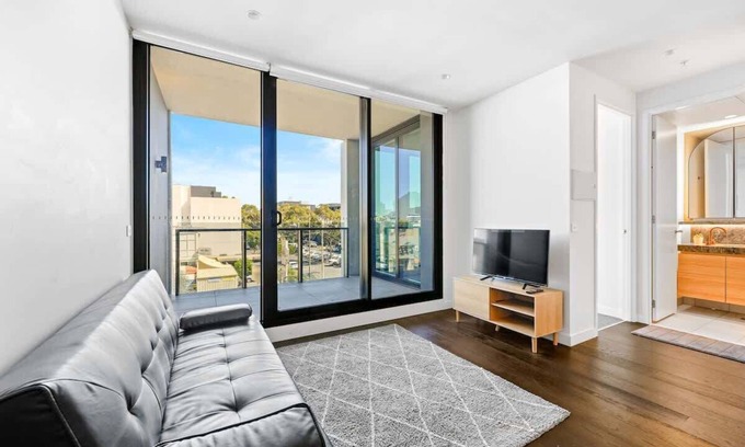 West Melbourne Apartment | The Marker - Trendy Executive CBD Apt with parking