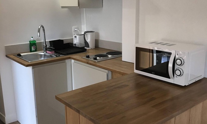 Marmande Apartment | Central Haven with Pool & Ocean View - Fully Renovated