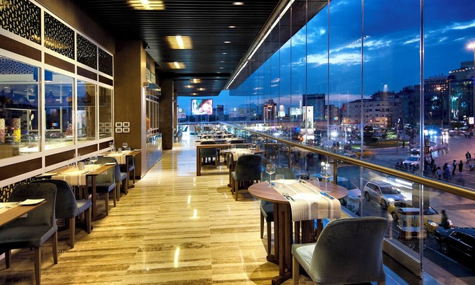 Gumussuyu Mahallesi Hotel | Elegant Stay at The Marmara Taksim with Pool & Spa