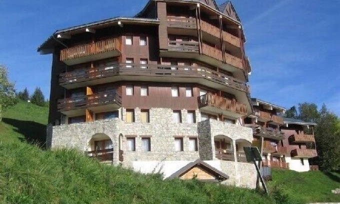 Doucy-Combelouviere Apartment | Pet-Friendly Getaway at The Marmot - Rated 9.4/10
