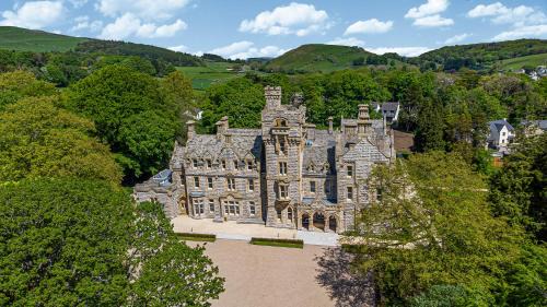 Newland Near Ulverston Apartment | Experience The Mary Maude Suite at Stone Cross Mansion
