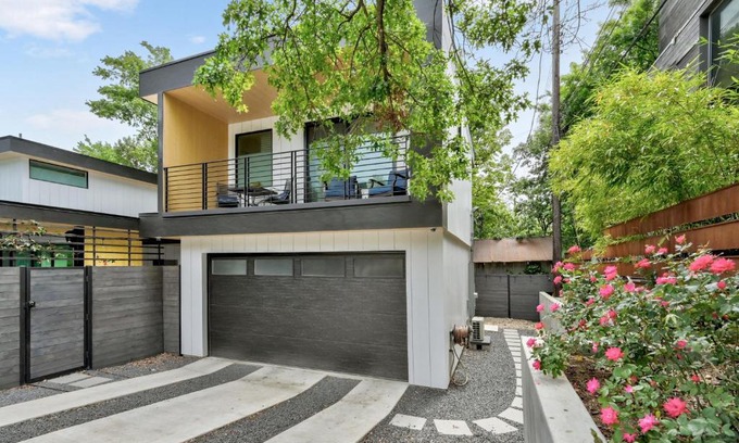 South River City Apartment | Super Suite Stay at The Marymaker by Lodgewell, Rated 9.3