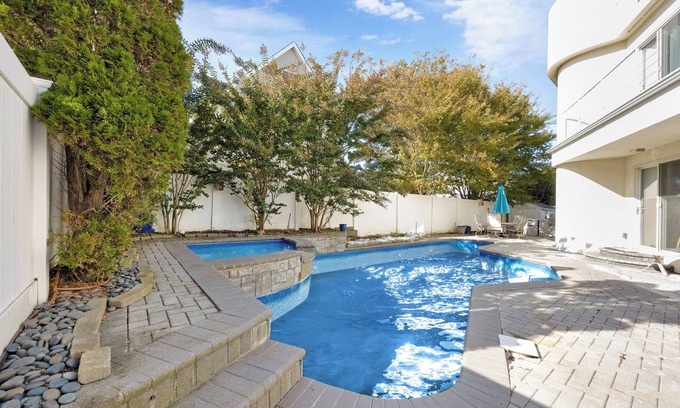 Lido Beach House | Experience The Matlock: Oceanfront Retreat with Spa & Pool