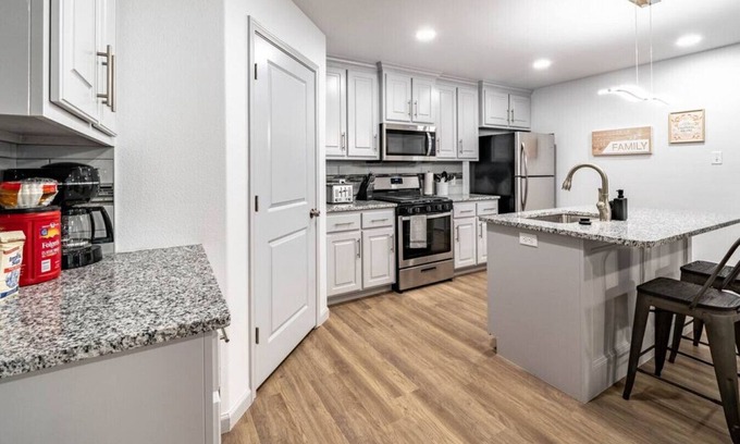 North by Northwest House | Guest Favorite: The Maven - Family-Friendly 3BR/2BA Home