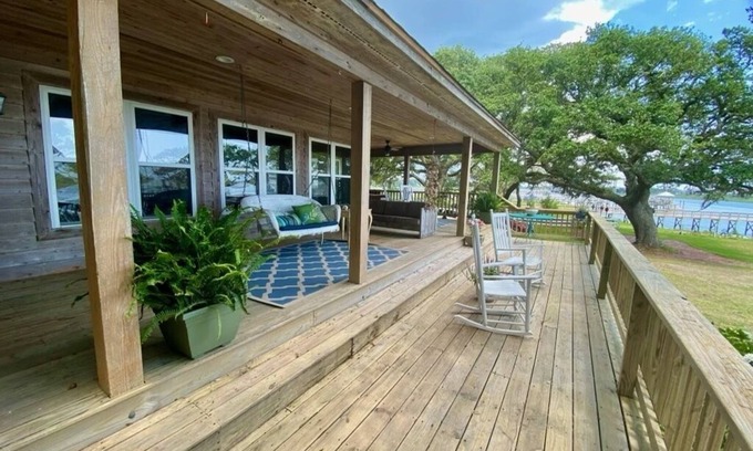 Ocean Isle Beach House | Experience Comfort at The Mazelle Porch with Prime Amenities