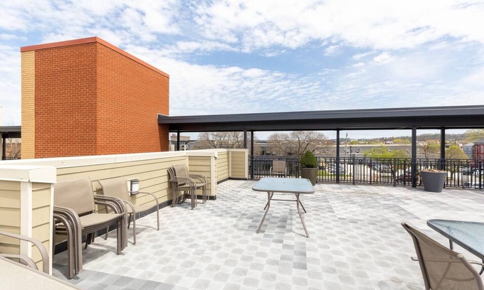 Covington Apartment | Explore The McFly - Back to the 80s with Top-Rated Amenities