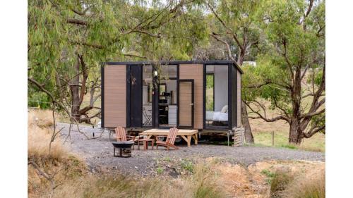 Macclesfield House | Charming Stay at The Meadows Tiny House - Rated 9.2/10