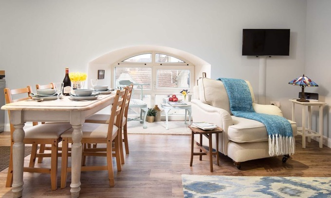 Berwick-upon-Tweed Apartment | Top-Rated THE MEETING HOUSE in Berwick-upon-Tweed