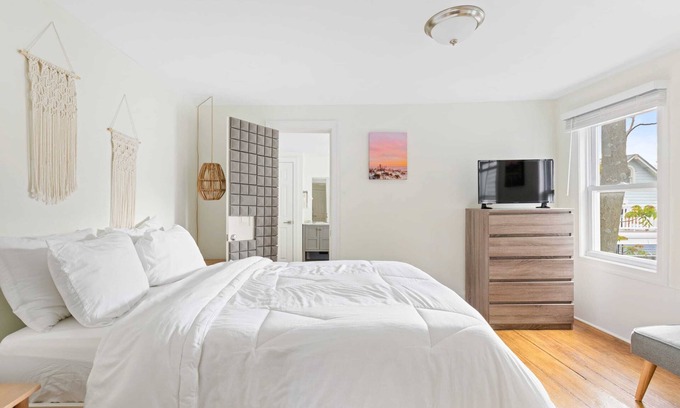 Ocean Grove House | Oceanfront Retreat: The Melrose Two Bedroom Suite