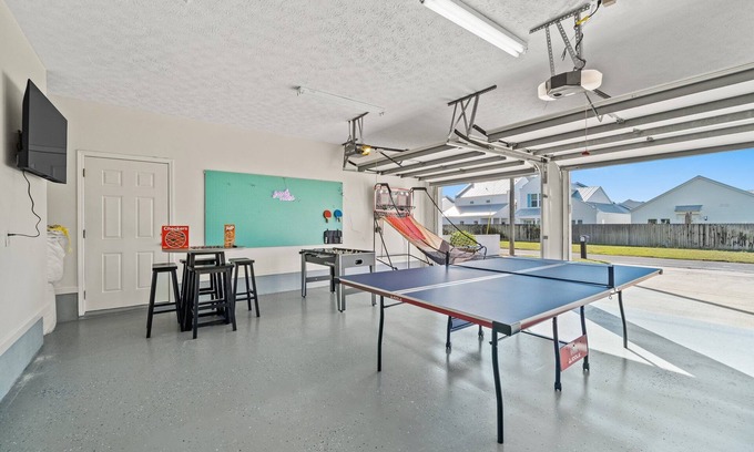 El Centro Beach House | Experience The Memory Maker PCB: Pet-Friendly Oceanfront Retreat