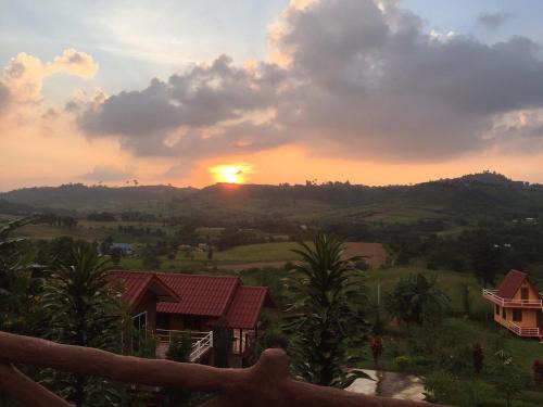 Sado Phong House | Inviting Getaway at The Memory of Khaokho with Breakfast