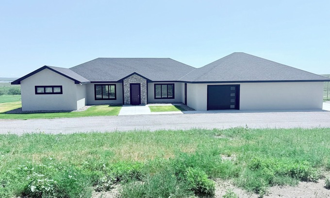 Bouvet Island House | The MERCY HOUSE-Lovely 5-bedroom house on Lake McConaughy & Bayside Golf Course