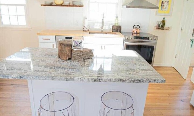 Charlottesville House | Experience The Metta Gem: Guest Rated 10/10 & Pet Friendly