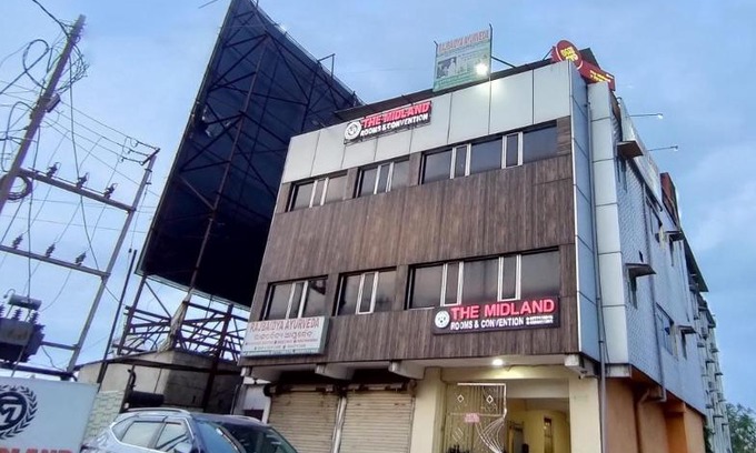 Rasulgarh Hotel | Budget-Friendly Stay at The Midland - Family Friendly Amenities