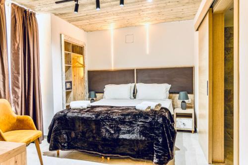 Cospicua Hotel | Comfortable Stay at The Mike Hotel with Breakfast Included
