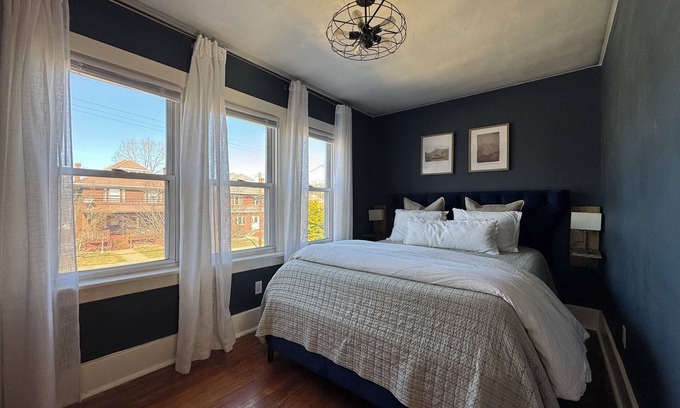 Oakmont House | THE MILL HOUSE - Charming Historic Cottage 1.5 miles from the US Open