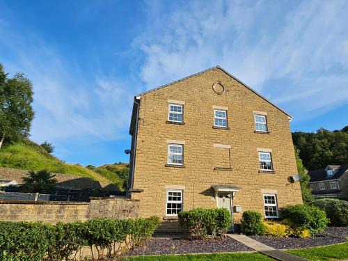 Todmorden House | Stay at The Milne: 4-Star, Pet-Friendly, Rated 10/10