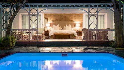 Grahamstown House | Experience The Milner: Family-Friendly with Pool & Breakfast