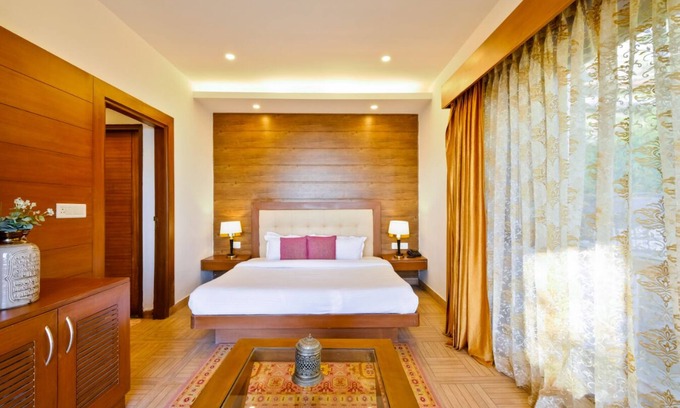 The Mall Road Cottage | Explore The Mini Horizon: Family-Friendly with Breakfast