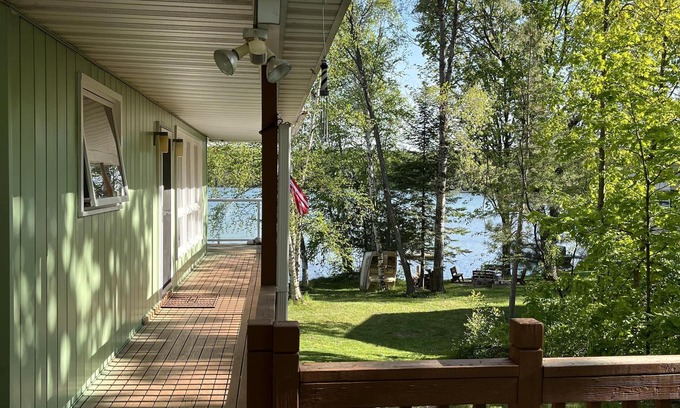 Elmira Cottage | Beautiful Lakeside Retreat: The Mint on Huffman Lake