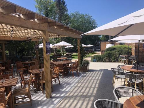 Wrotham Hotel | Discover The Moat Wrotham: Guest Rated 10/10 with Dining