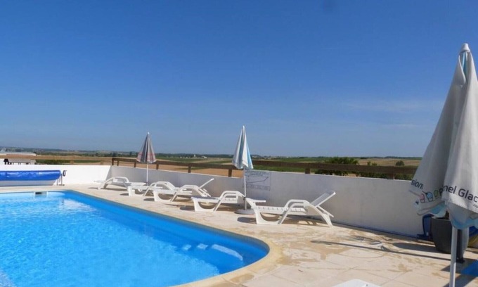 Barzan House | Discover the Mobilhome Caves of Regulus with Pool Access