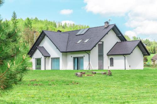 Raciechowice Villa | Discover The Modern House: Family-Friendly Getaway