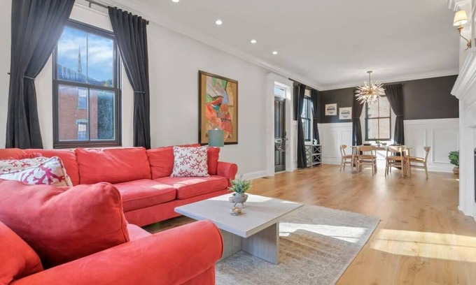 German Village House | Discover the Mohawk Masterpiece with Breakfast & Kitchen