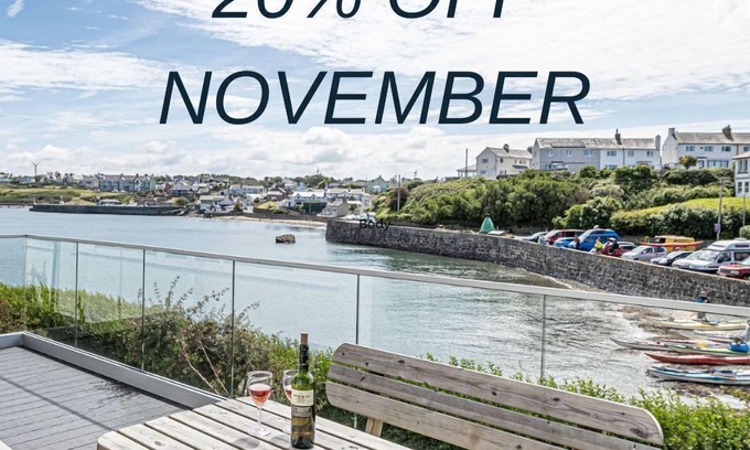 Cemaes Bay Cottage | Cozy Oceanfront Apartment for 9 with Spectacular Views