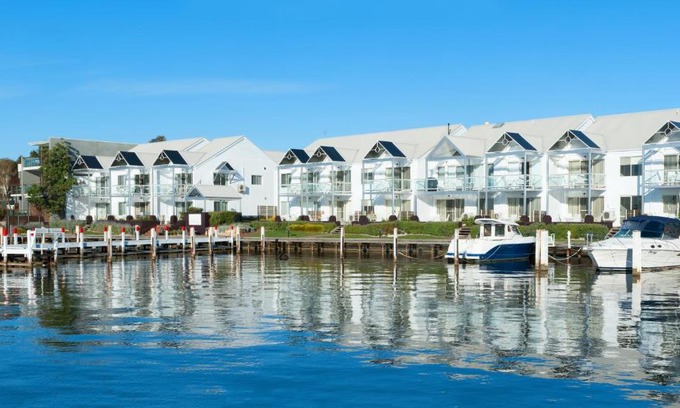 Metung Resort | Relaxing Oceanfront Retreat at The Moorings in Metung