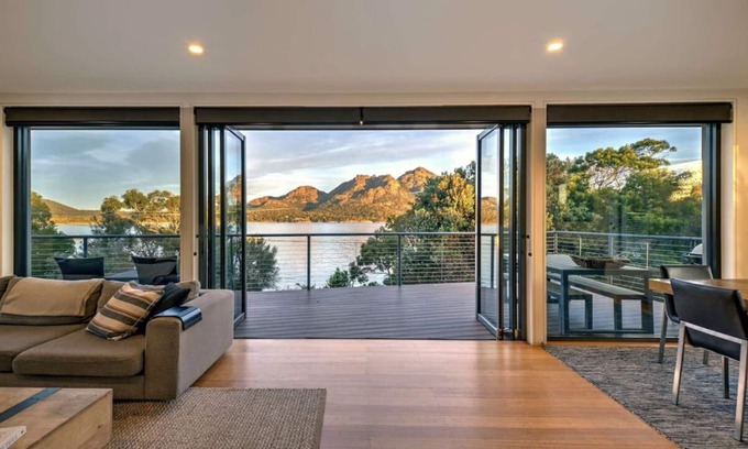 Coles Bay House | The Moorings on Freycinet