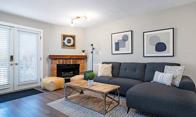 Collingwood Condo | Modern Condo Retreat at The Moose Lodge in Collingwood