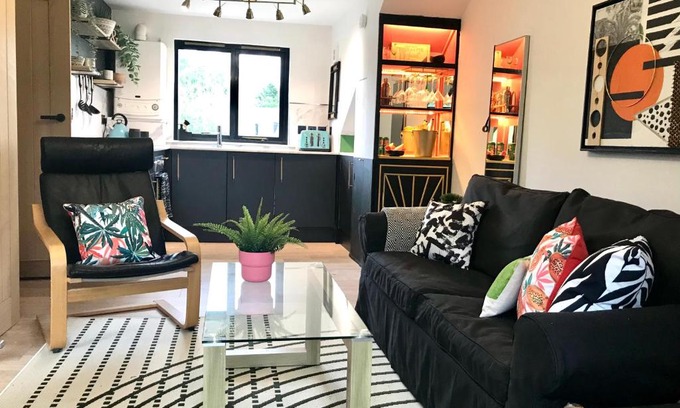 Innerleithen Apartment | The Morningside Apartment: Stylish Retreat in Innerleithen