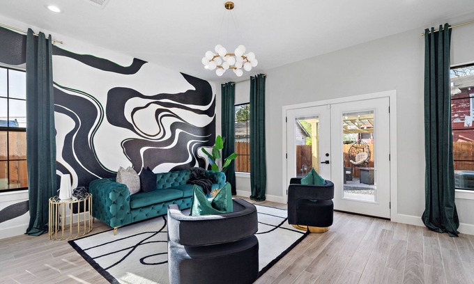 Greater East End House | Discover The Mosaic - Downtown with Outdoor Patio Space