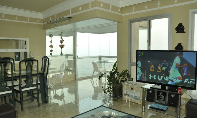 Morro do Maluf Apartment | Beautiful Apartment with Spa, Kitchen & Perfect 10 Rating