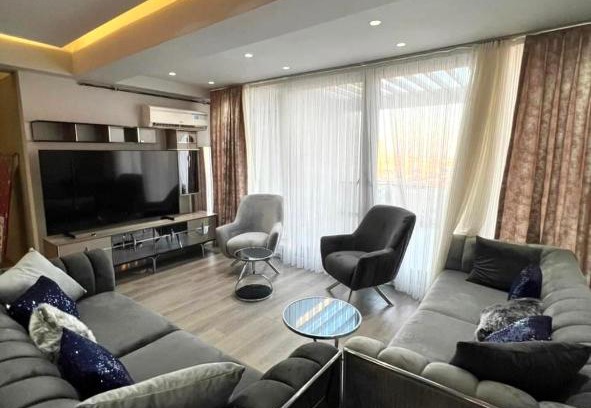 Esenyurt Apartment | Elegant House in Istanbul with Pool & Perfect 10 Rating