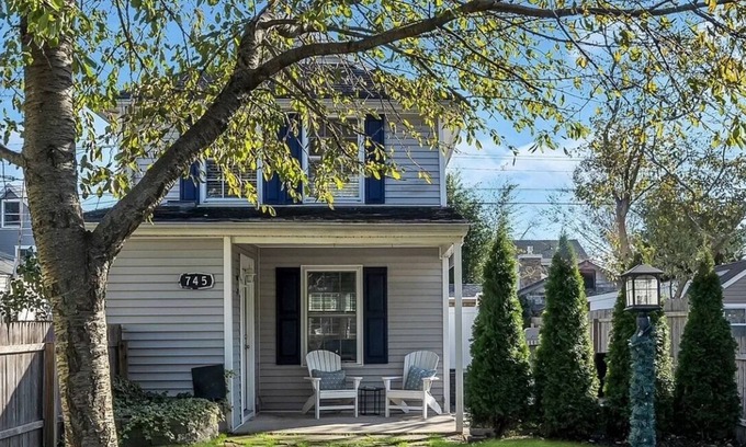 Lake Como House | Indulge in The Saint Noah: A Premier Belmar Retreat